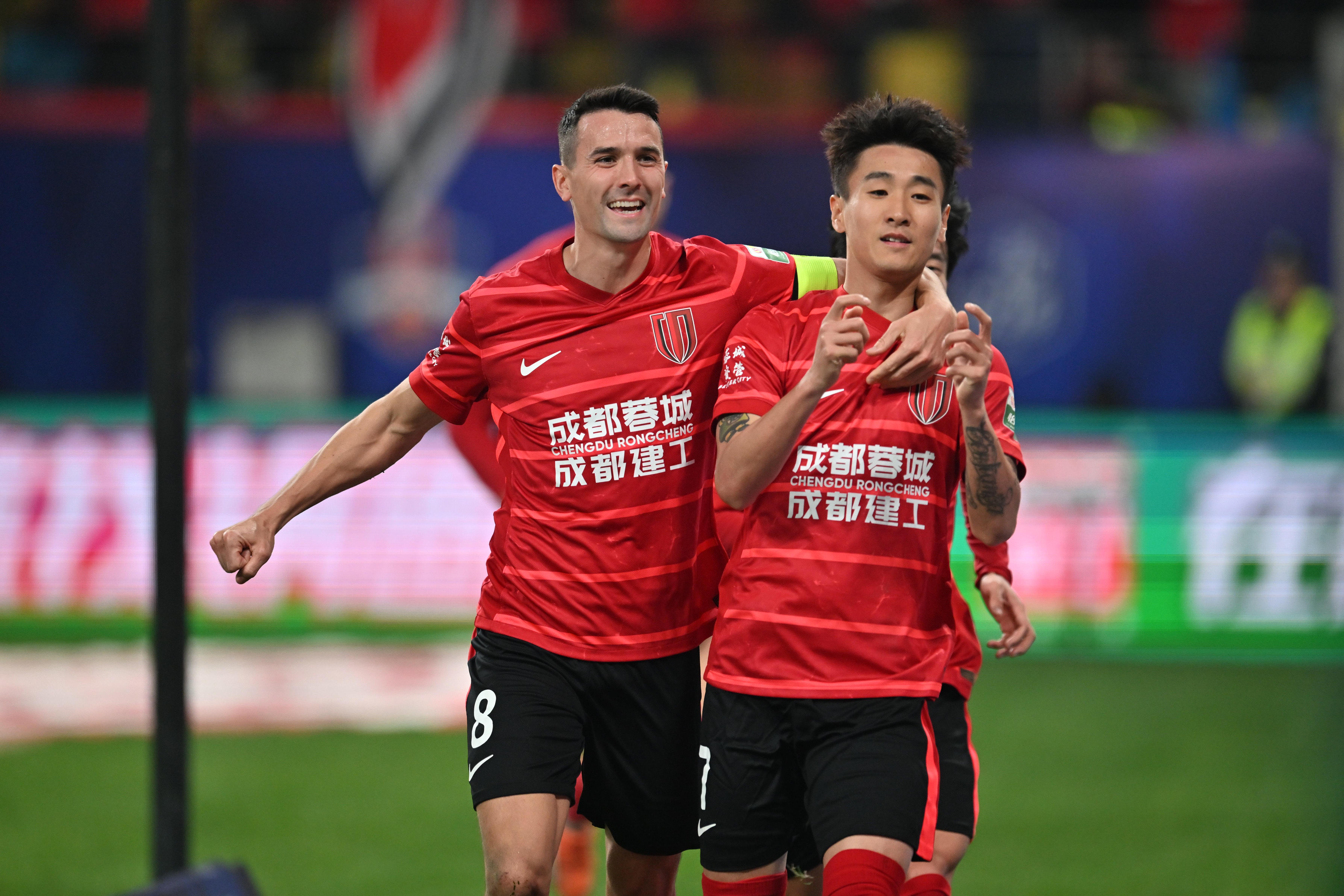 媒体人：云南玉昆正在接触徐正源、周定洋，能否成行9月确定