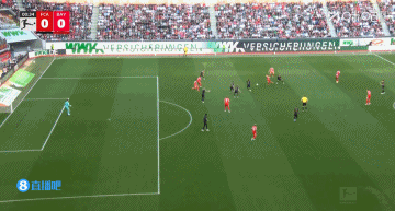 不进比进都难！迪亚斯面对超级空门，射门踢呲没进离了大谱