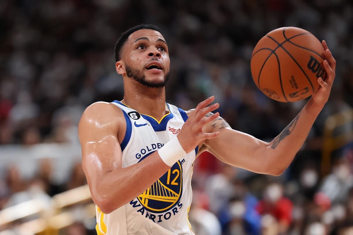 青岛队与后场球星完成续约，他在下赛季也将继续留在CBA赛场上？